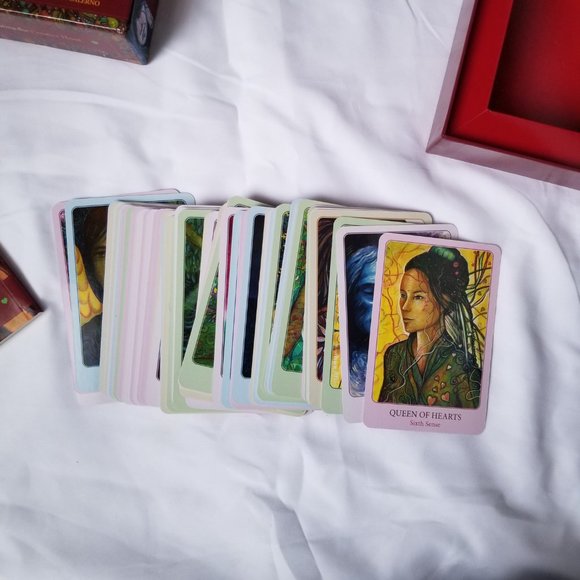 The Art of Love Tarot cards and book - Picture 5 of 7